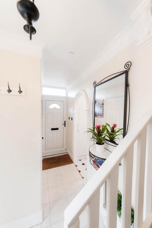 Juzz Holiday Lets London Exterior photo