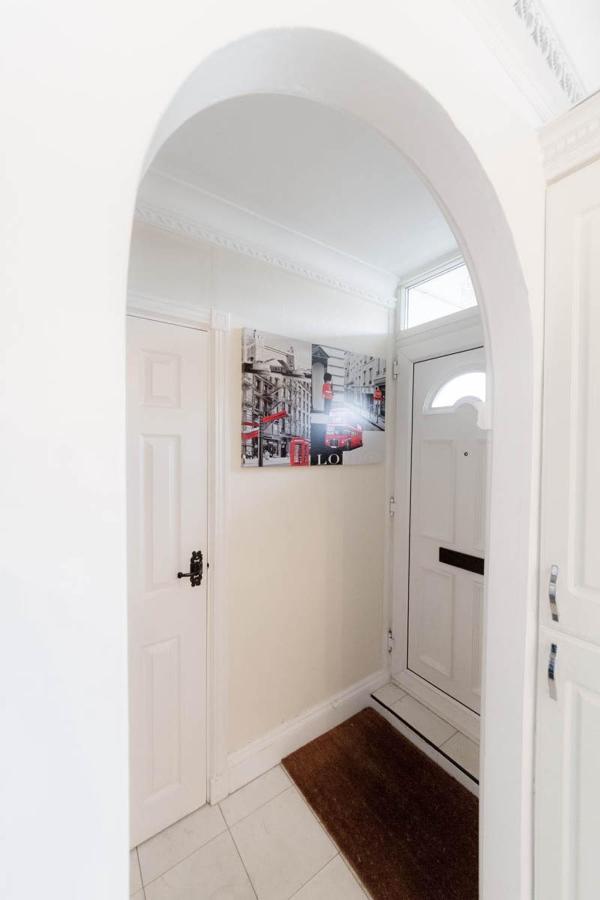 Juzz Holiday Lets London Exterior photo
